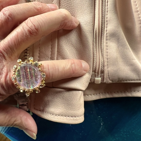 SALE! BUY or BUNDLE! Guess NWOT Blush Faux Leather Jacket zip out hood&liner SzM - Picture 6 of 16